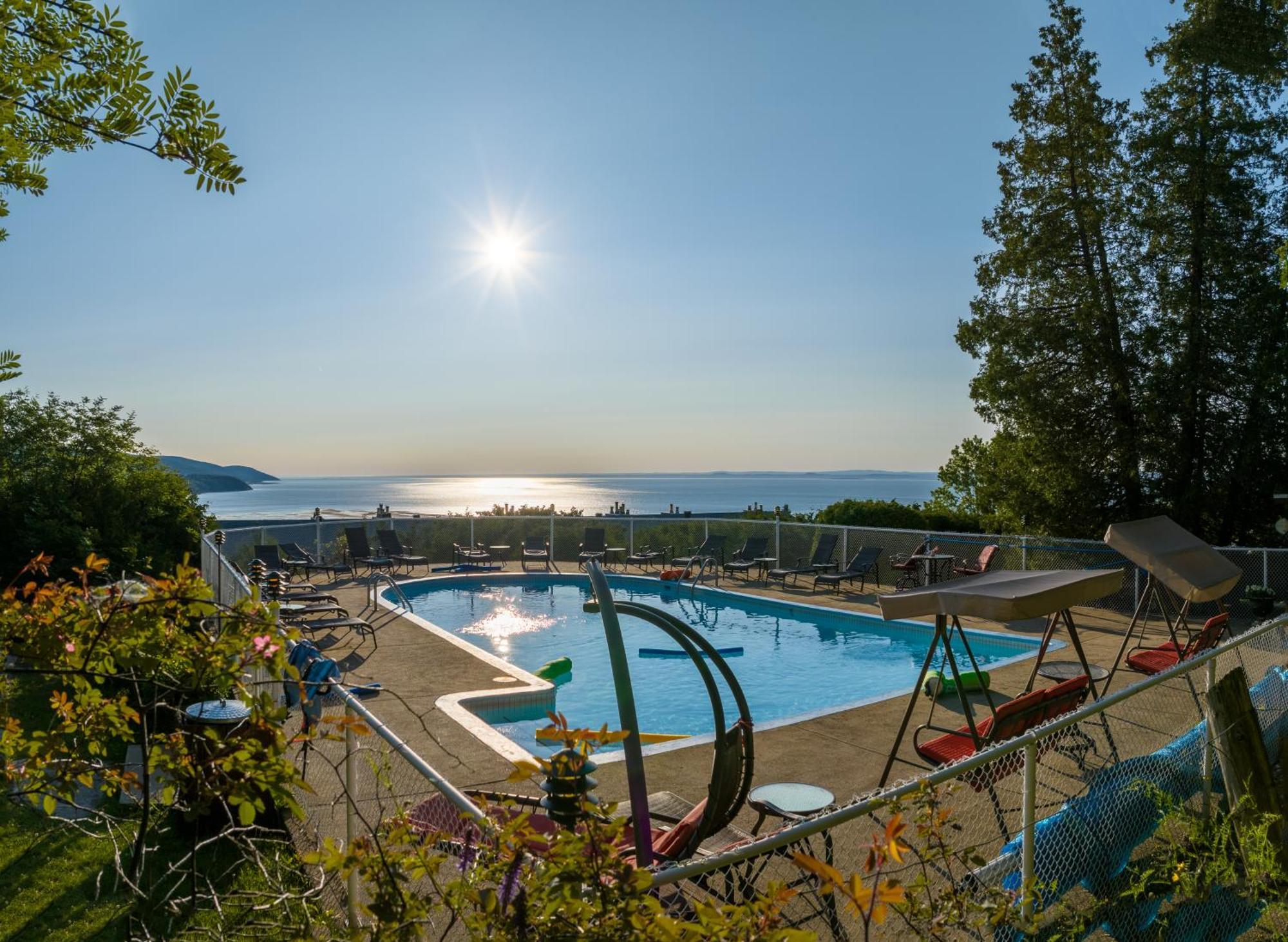 Auberge Des Falaises La Malbaie Exterior photo